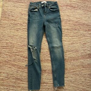Zara light wash high waisted skinny jeans size 4